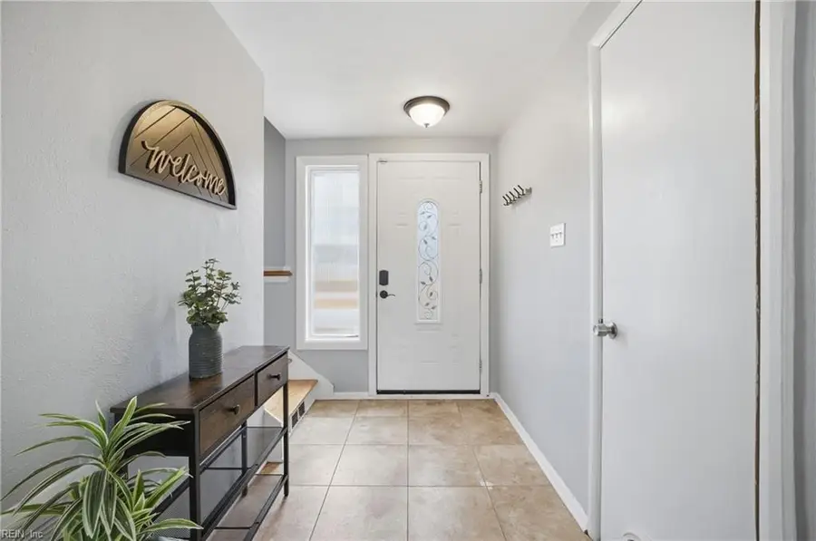 717 Bayberry Lane, Norfolk, VA 23502 - Image #3