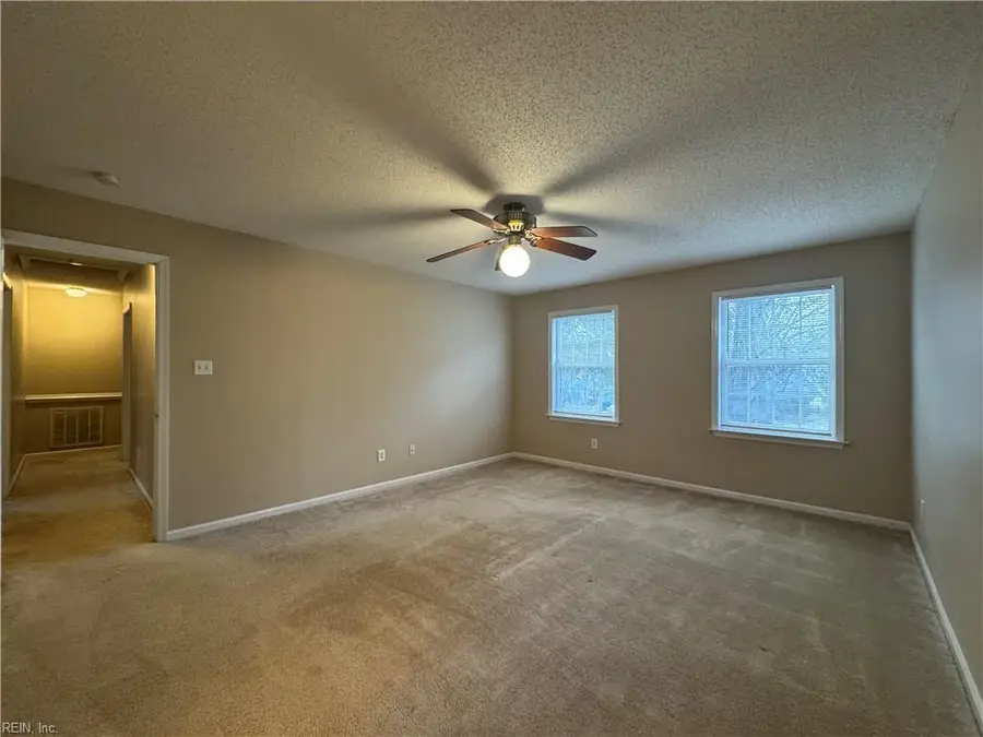 854 Park Place Drive, Virginia Beach, VA 23451 - Image #3