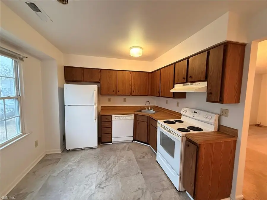 1984 Woodgate Arch Arch, Chesapeake, VA 23320 - Image #3