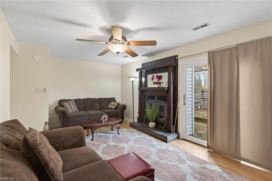 4 Covenant Court, Hampton, VA 23666 - #3