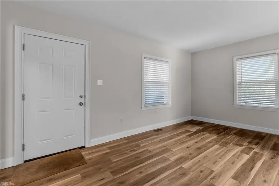 18 Beverly Street, Hampton, VA 23669 - #3