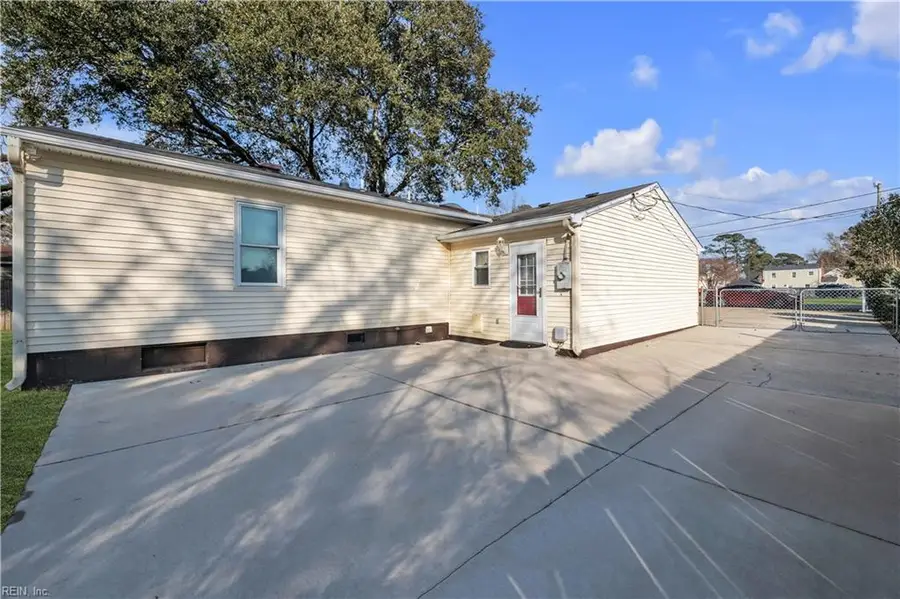 1131 Lilac Avenue, Chesapeake, VA 23325 - #3