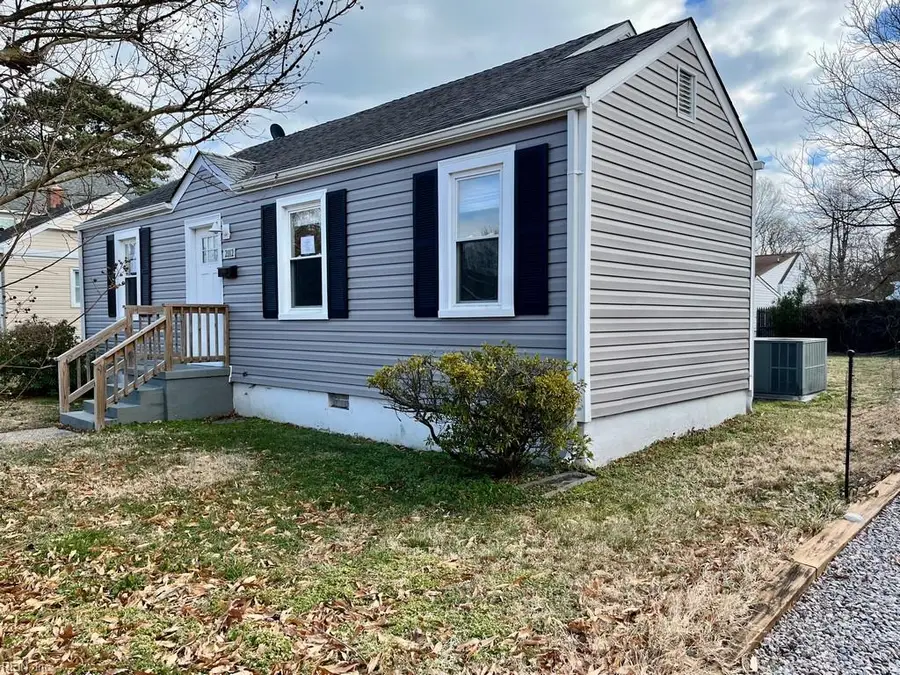 2112 E Pembroke Avenue, Hampton, VA 23664 - #3