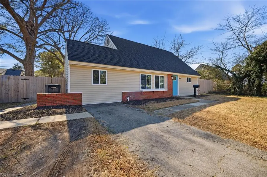 1821 S Lakeland Drive, Norfolk, VA 23518 - #3