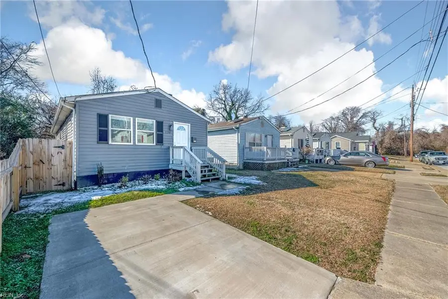 1307 West Avenue, Hampton, VA 23669 - #2