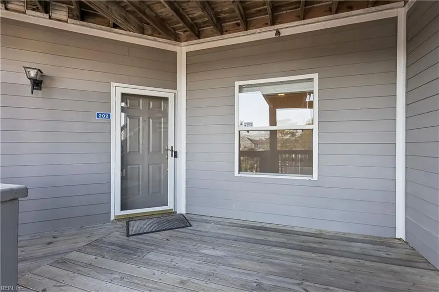 1044 Porte Harbour Arch #202, Hampton, VA 23664 - #2