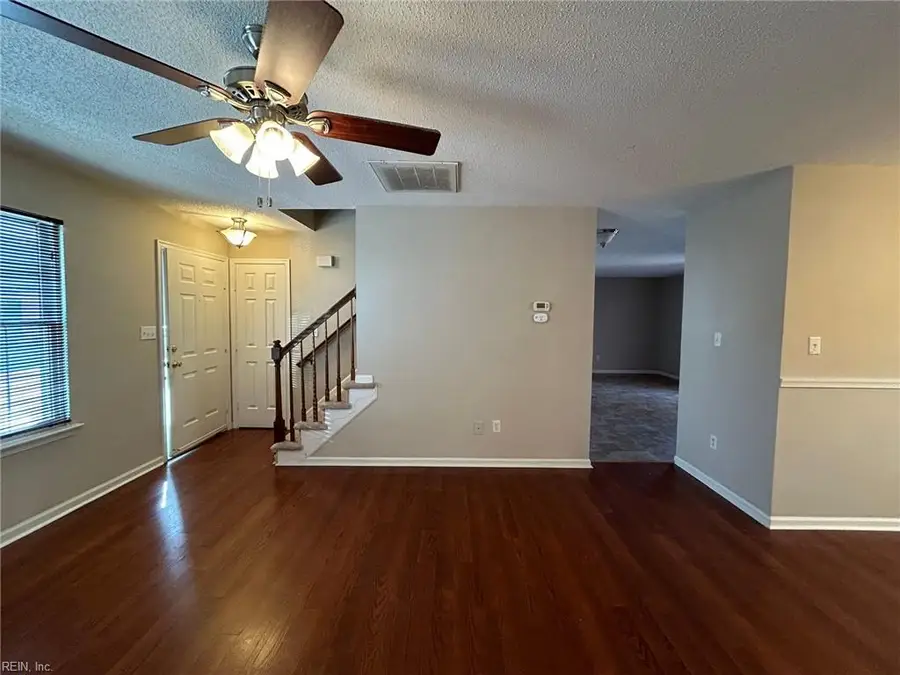 185 S Hunt Club Run, Newport News, VA 23608 - #3
