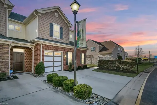 817 Harvest Green Lane, Chesapeake, VA 23320