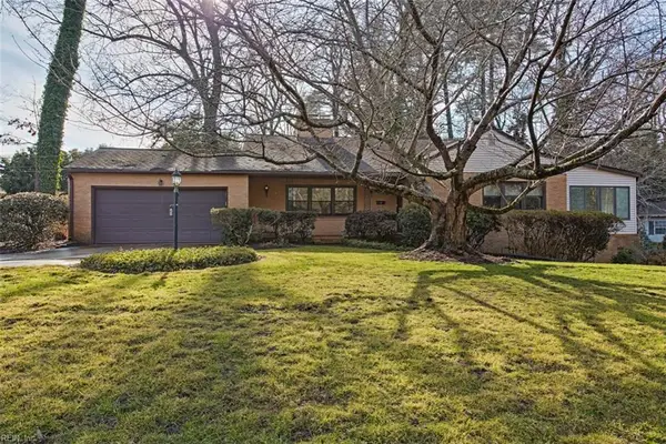 5 Crestmont Place, Newport News, VA 23606