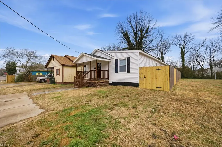 226 N 4th Street, Suffolk, VA 23434 - #3