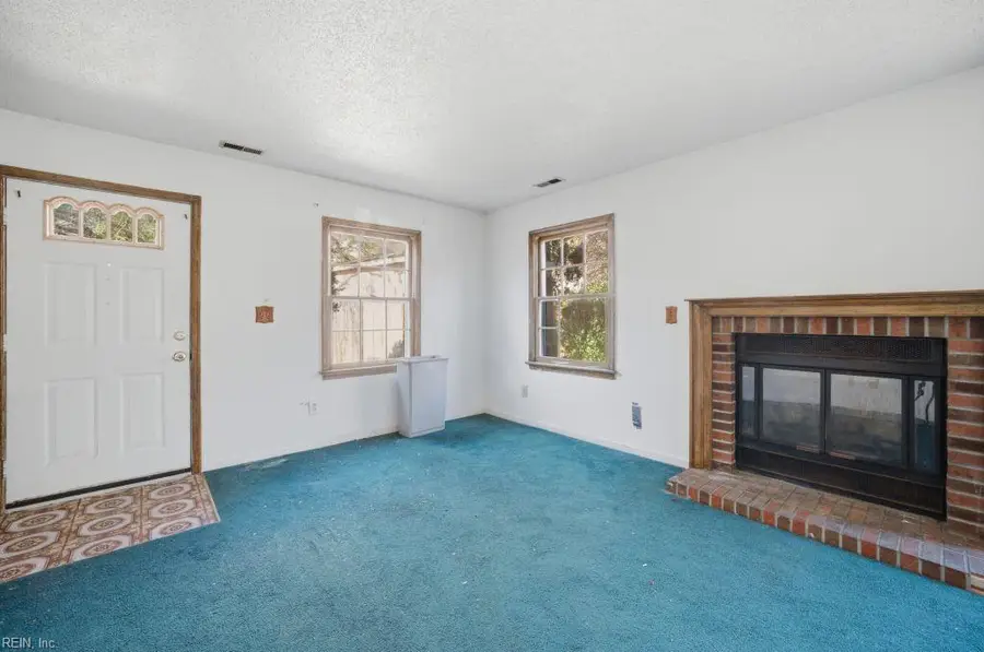 10 Warwick Circle, Chesapeake, VA 23320 - #3