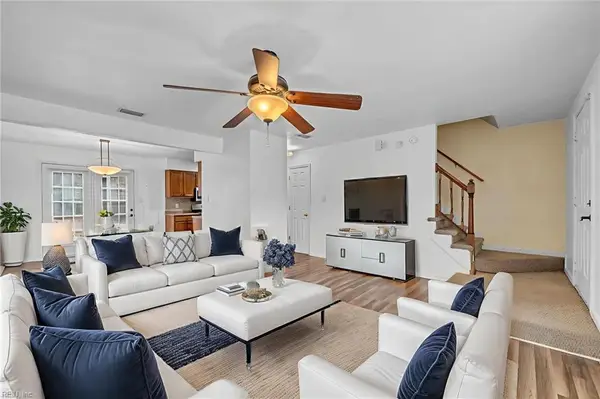 809 Huntly Drive, Chesapeake, VA 23320