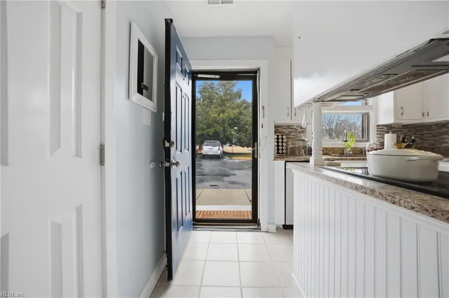 8003 Sunset Drive #1E, Hayes, VA 23072 - #3