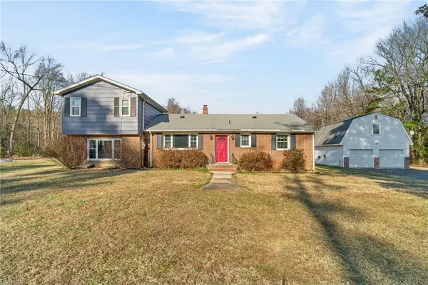 5718 Custis Millpond Rd, West Point, VA 23181