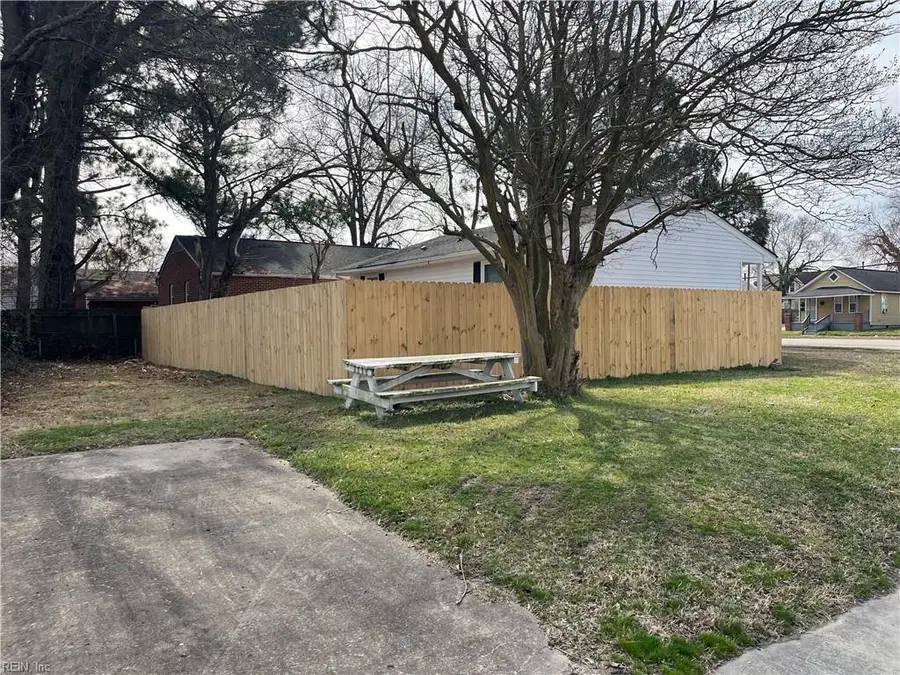 4114 Roanoke Avenue, Newport News, VA 23607 - #2