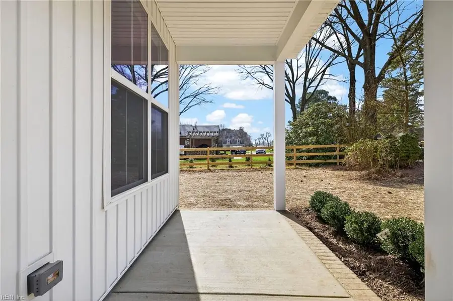 1635 Colonial Avenue, Smithfield, VA 23430 - #2