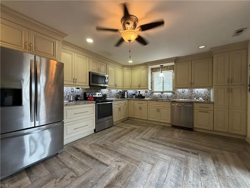 1042 Lands End Way, Virginia Beach, VA 23451 - #1