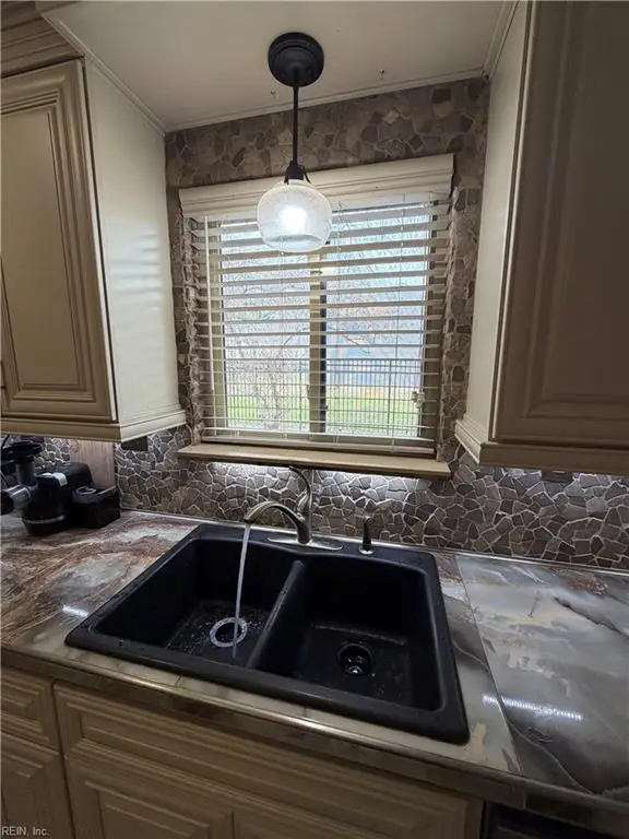 1042 Lands End Way, Virginia Beach, VA 23451 - #2