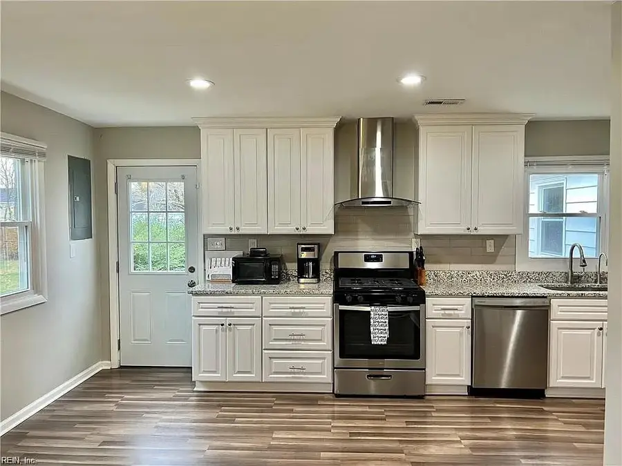 15 E Walker Road, Hampton, VA 23666 - #3