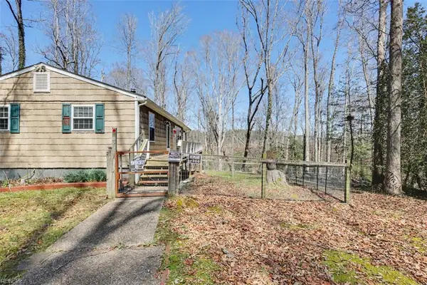 9937 Bacons Lane, Gloucester, VA 23061