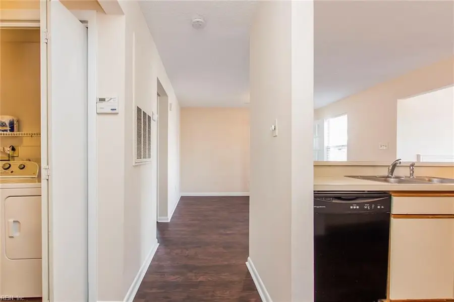 5005 Thatcher Way, Virginia Beach, VA 23456 - #3