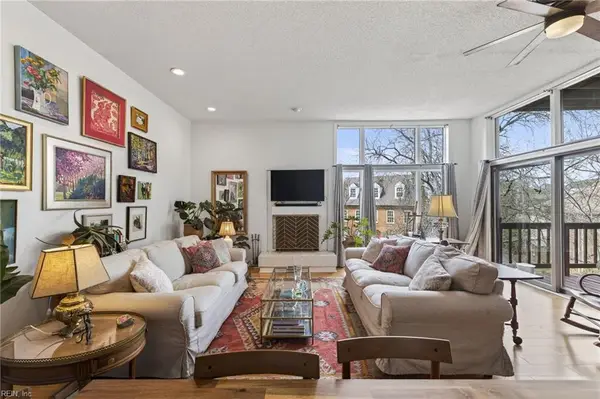 696 Mowbray Arch #440, Norfolk, VA 23507