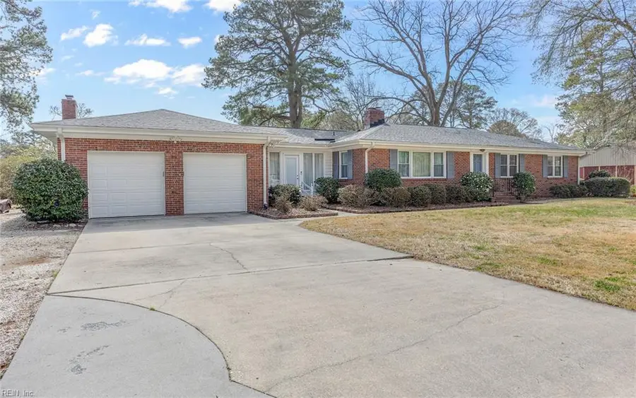 5220 Lake Circle, Portsmouth, VA 23703 - #2