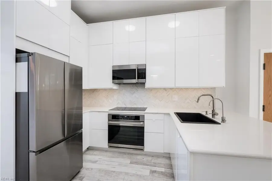 696 Mowbray Arch #330, Norfolk, VA 23507 - #3