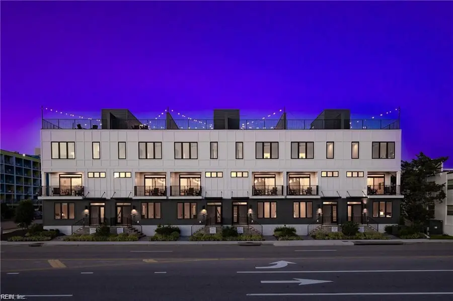 945 Pacific Avenue, Virginia Beach, VA 23451 - #3