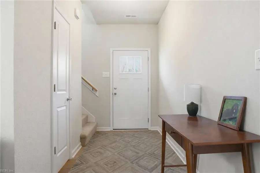 211 Diamond Avenue, Chesapeake, VA 23323 - #3