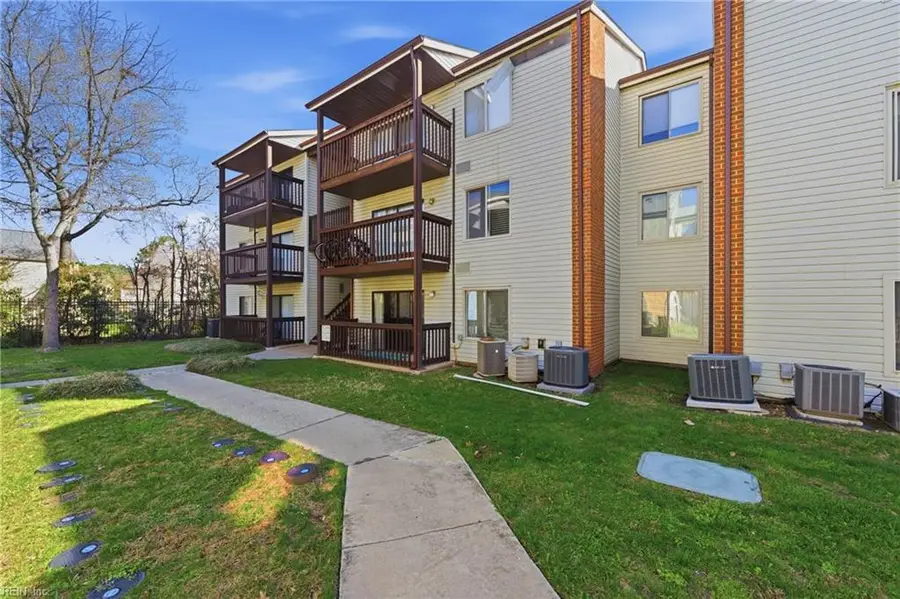 130 Wells Court, Hampton, VA 23666 - #2