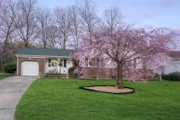 886 Lacon Drive, Newport News, VA 23608