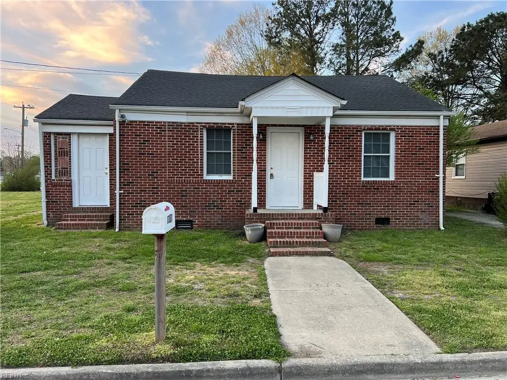 1207 Rosewood Avenue, Franklin, VA 23851 - #1