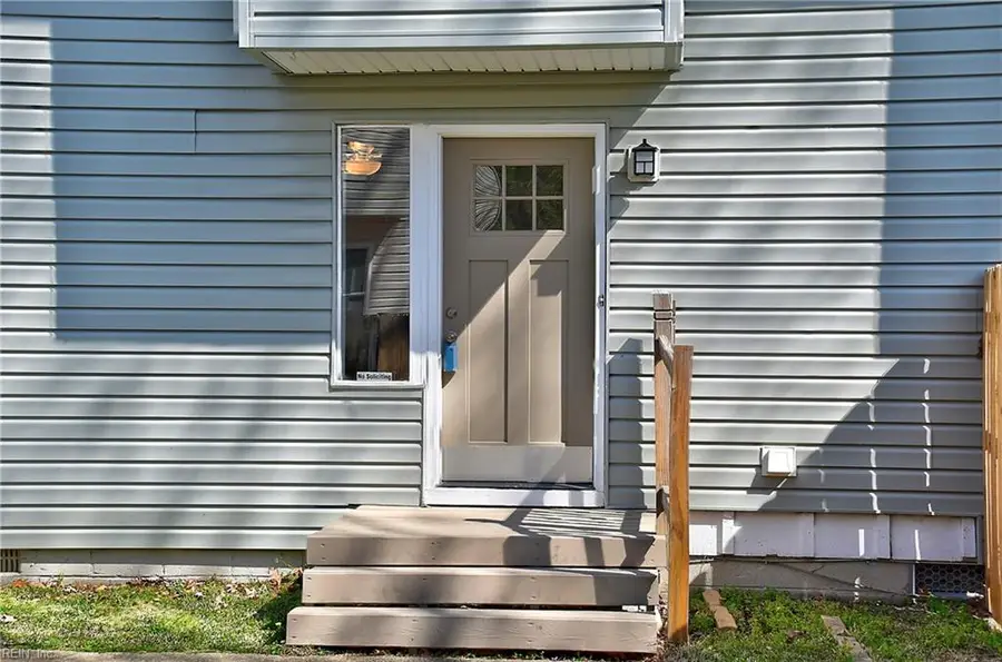 705 Pine Wood Court, Chesapeake, VA 23320 - #2