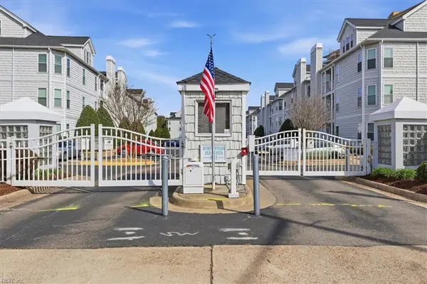 2312 Beach Haven Drive #102, Virginia Beach, VA 23451