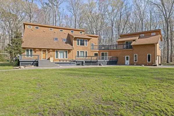 715 Paula Drive, Chesapeake, VA 23322