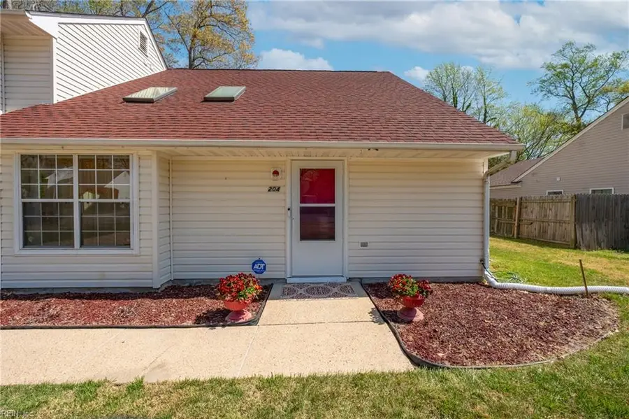 204 Springdale Way, Hampton, VA 23666 - #2