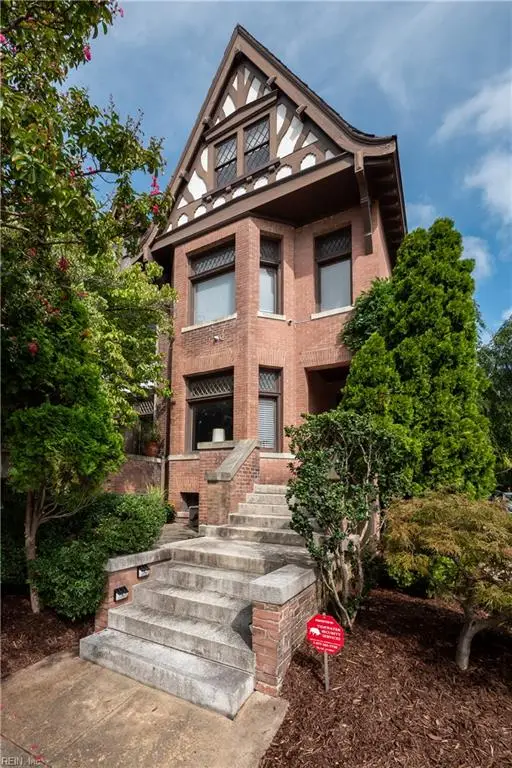 406 Mowbray Arch, Norfolk, VA 23507