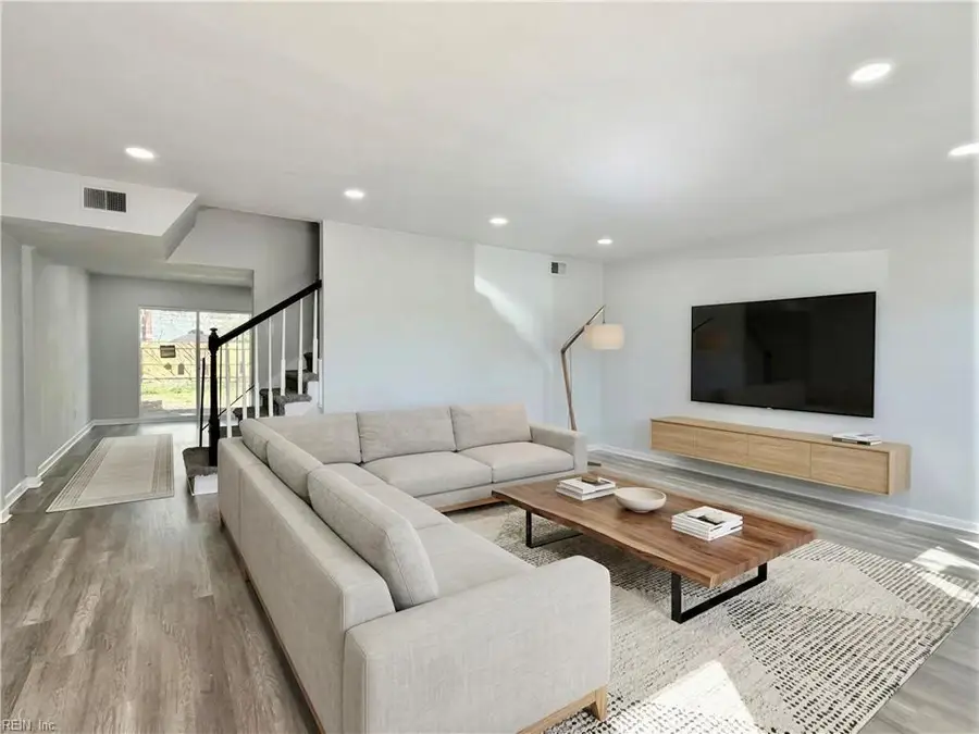 1016 Castle Court, Chesapeake, VA 23323 - #2