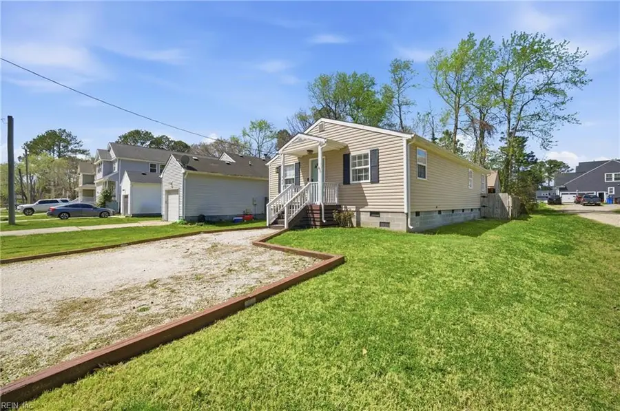 648 Luther St, Chesapeake, VA 23322 - #3