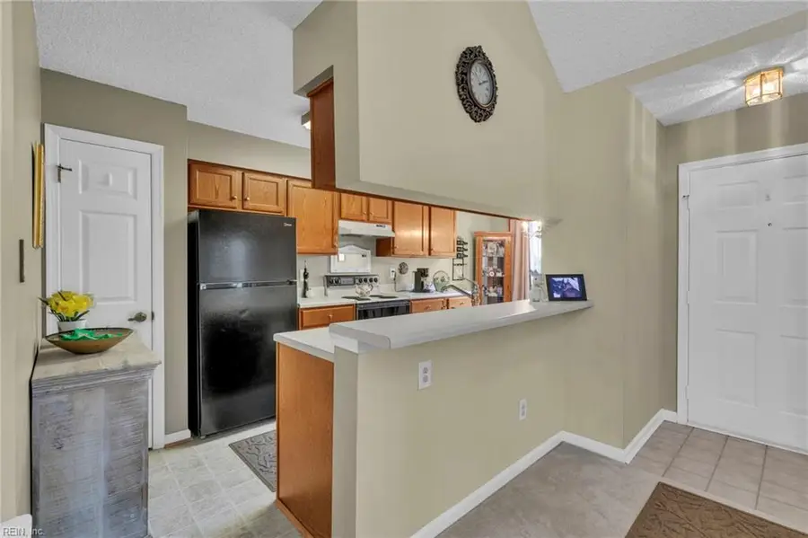 862 Gleneagles Drive, Newport News, VA 23602 - #3