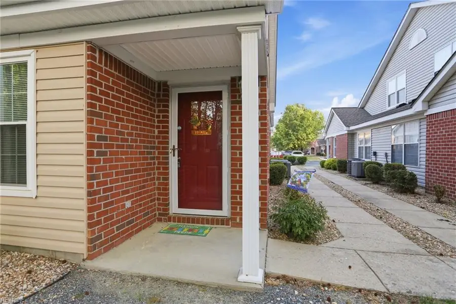 713 Oak Mill Lane, Newport News, VA 23602 - #2