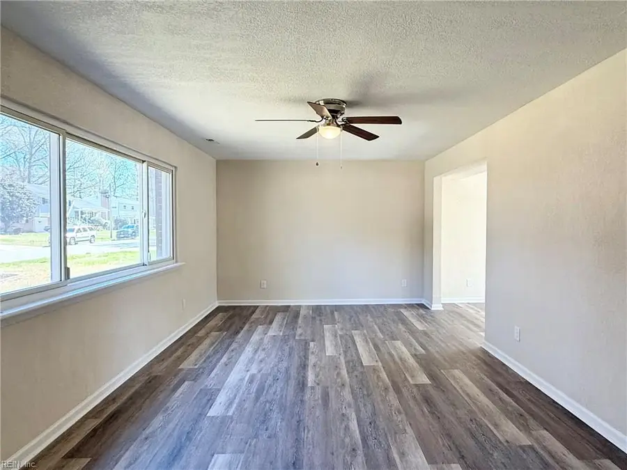549 Holbrook Road, Virginia Beach, VA 23452 - #3