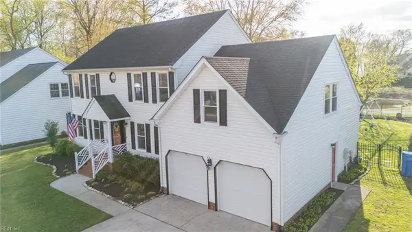 404 Las Gaviotas Boulevard, Chesapeake, VA 23322