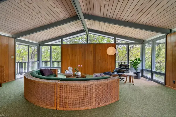 305 Discovery Crescent, Virginia Beach, VA 23451