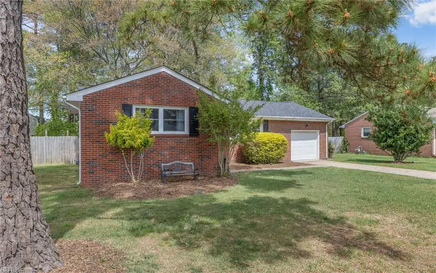 62 Rexford Drive, Newport News, VA 23608 - #2