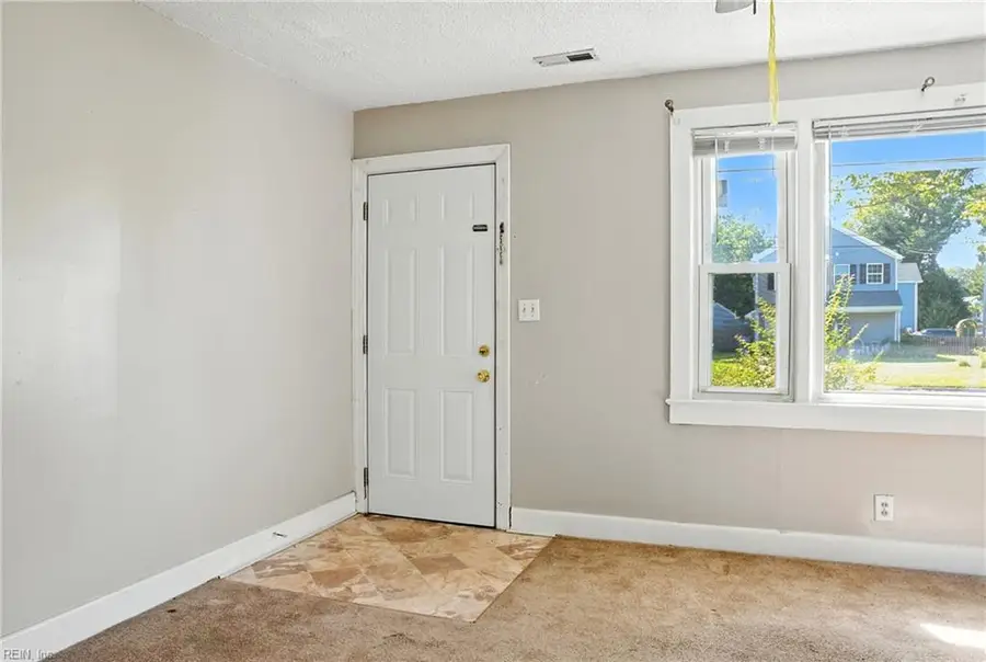 1305 Hoover Avenue, Chesapeake, VA 23324 - #2
