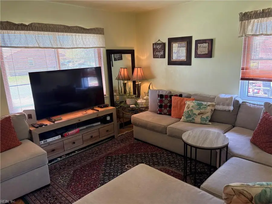 805 Portland Street, Chesapeake, VA 23324 - #3