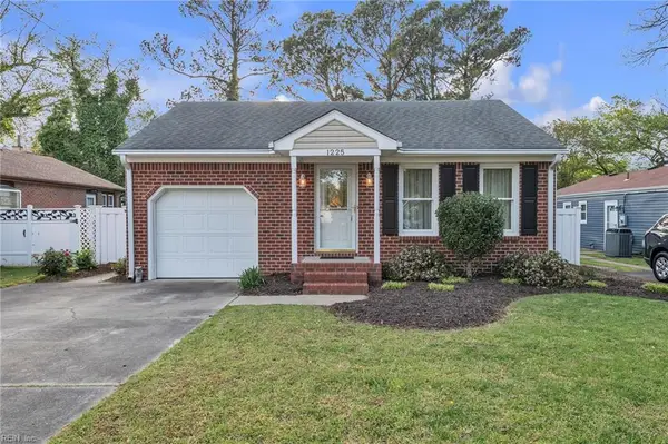 1225 Hawthorne Drive, Chesapeake, VA 23325