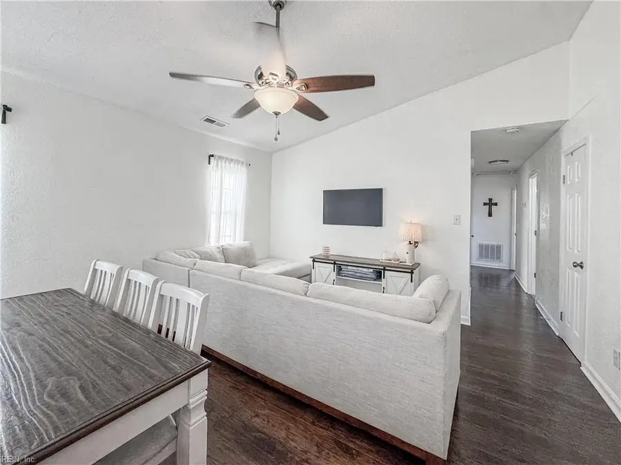 3853 Sugar Creek Circle, Portsmouth, VA 23703 - #3